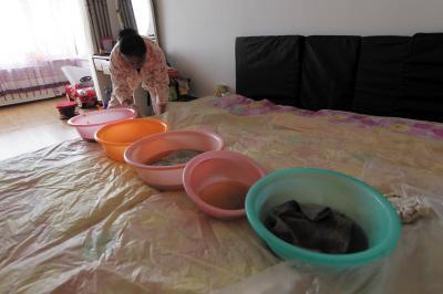 宜都楼上漏水，住户失联，小区没物管，业主维权难！律师来支招……